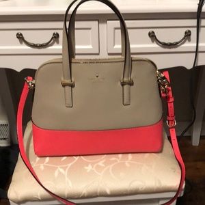 LIKE NEW Kate Spade Handbag with strap